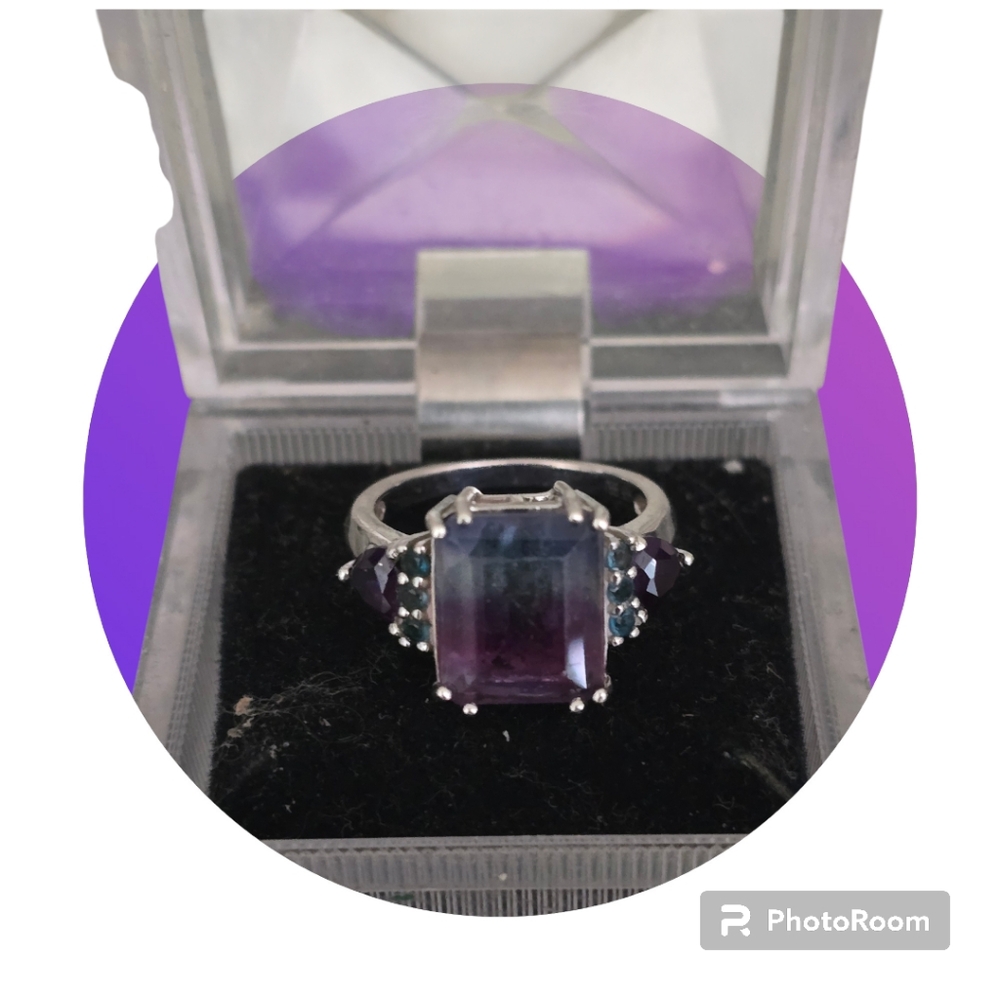 Elegant Silver and Purple Gemstone Ring